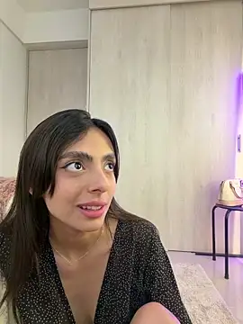 ZaraLuuv online show from 25, 4, 2026