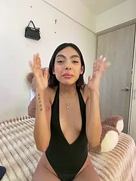 ZaraLuuv online show from 26, 4, 2026