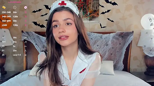 Snapshot of CathrynCovil chatting on 28, 10, 2025 CathrynCovil online show from 28, 10, 2025