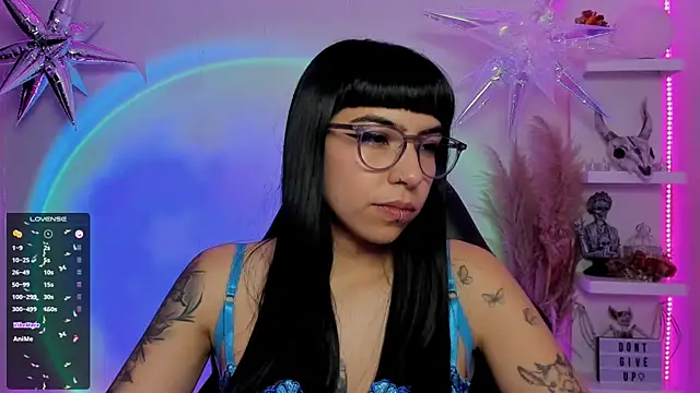 Saraa Desiree online show from 4, 3, 2025