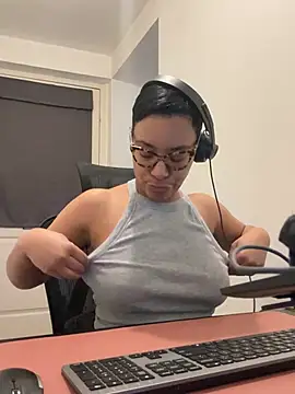 Melia Rayne online show from 25, 2, 2026