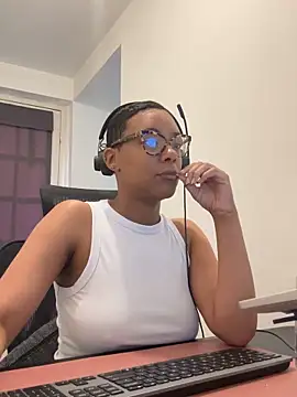 Melia Rayne online show from 22, 4, 2026