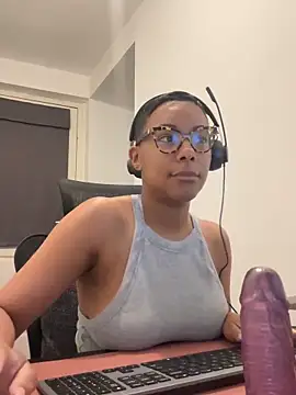 Melia Rayne online show from 28, 4, 2026