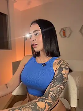 Snapshot of ValentinaMilann chatting on 13, 4, 2026 ValentinaMilann online show from 13, 4, 2026