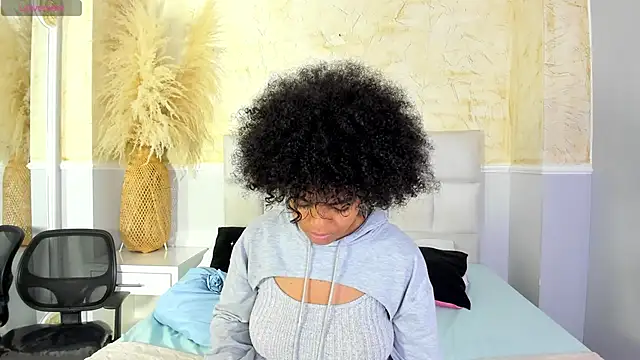 SarahLynn7 online show from 7, 2, 2026