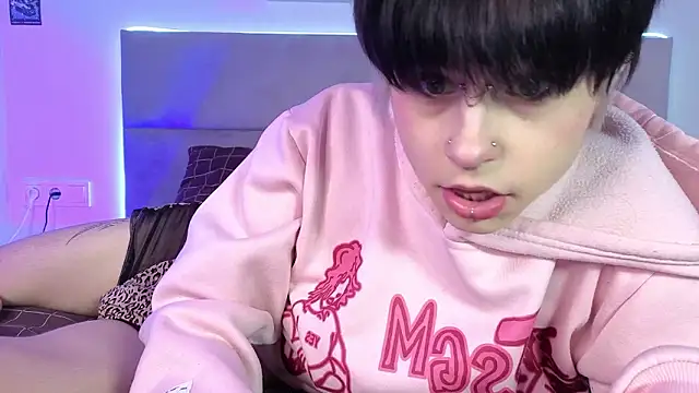 Snapshot of Alex_Vallley chatting on 6, 3, 2026 Alex Vallley online show from 6, 3, 2026