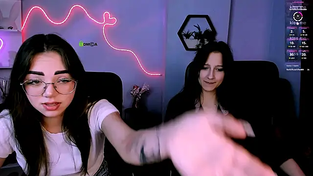 kiki swan online show from 3, 2, 2026