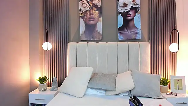 GiannaColling1 online show from 26, 10, 2025