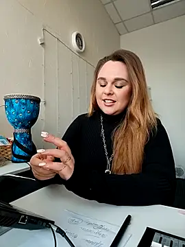 Juicy PeachLux online show from 17, 12, 2025