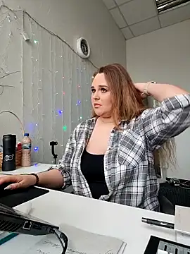 Juicy PeachLux online show from 24, 4, 2026