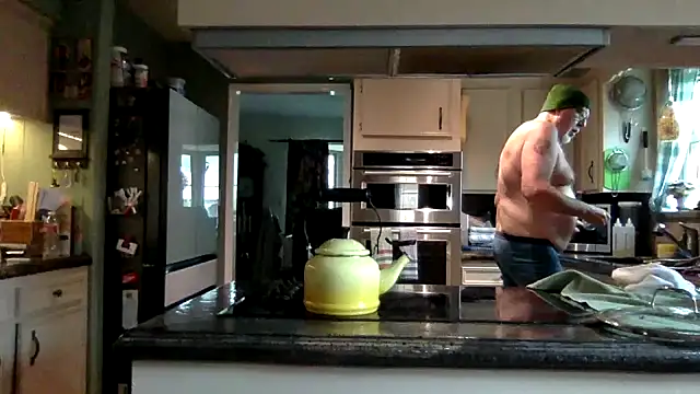 superbearboss online show from 20, 4, 2026