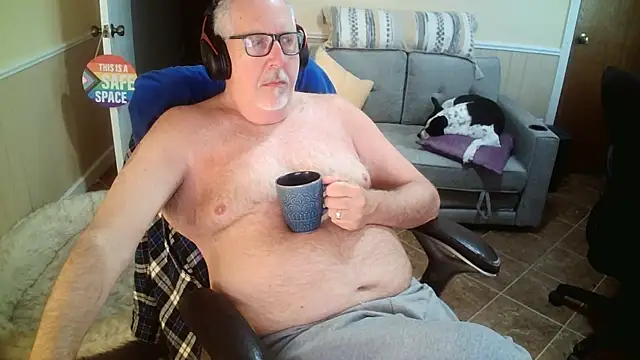 superbearboss online show from 24, 4, 2026