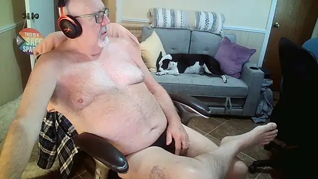 Snapshot of superbearboss chatting on 6, 5, 2026 superbearboss online show from 6, 5, 2026