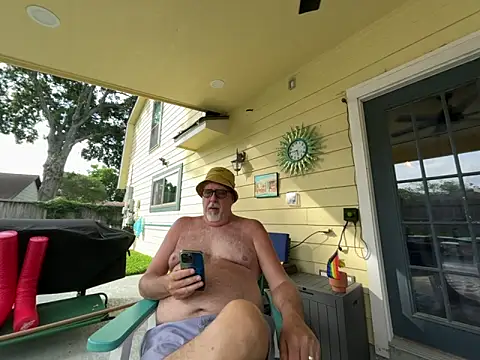 Snapshot of superbearboss chatting on 1, 6, 2026 superbearboss online show from 1, 6, 2026