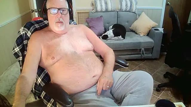 Snapshot of superbearboss chatting on 7, 6, 2026 superbearboss online show from 7, 6, 2026
