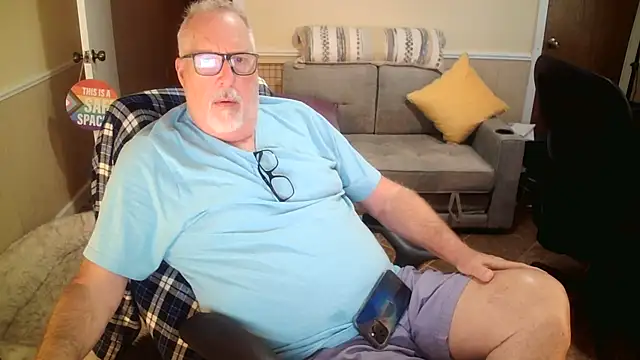 Snapshot of superbearboss chatting on 8, 6, 2026 superbearboss online show from 8, 6, 2026