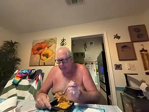 Snapshot of superbearboss chatting on 11, 6, 2026 superbearboss online show from 11, 6, 2026