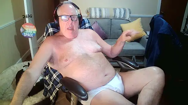 Snapshot of superbearboss chatting on 11, 6, 2026 superbearboss online show from 11, 6, 2026