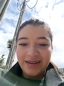 Karina Leon online show from 4, 12, 2025