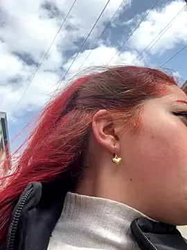 Karina Leon online show from 19, 12, 2025