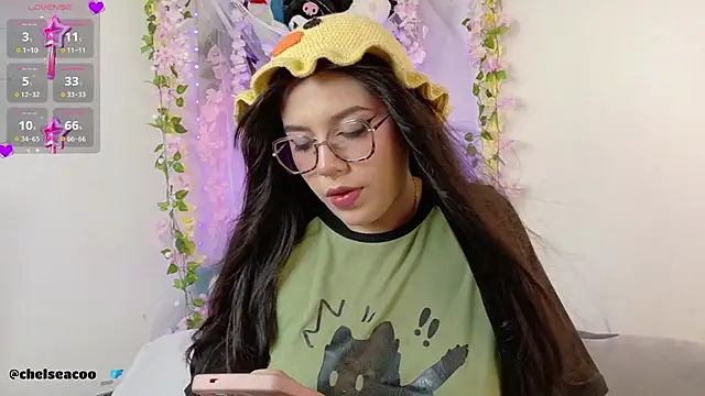 Snapshot of chelsea__coo chatting on 3, 10, 2025 chelsea coo online show from 3, 10, 2025