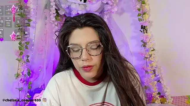 Snapshot of chelsea__coo chatting on 4, 10, 2025 chelsea coo online show from 4, 10, 2025