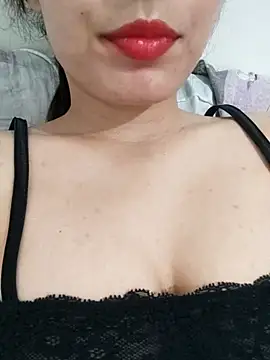 Snapshot of saraaxx1 chatting on 2, 7, 2026 saraaxx1 online show from 2, 7, 2026