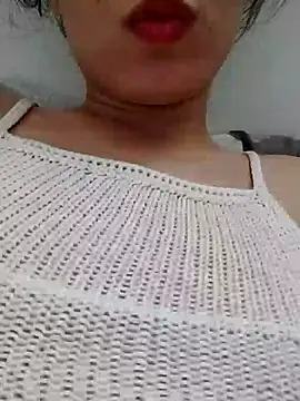 Snapshot of saraaxx1 chatting on 5, 7, 2026 saraaxx1 online show from 5, 7, 2026