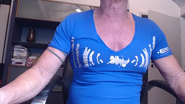 Snapshot of munichrubber chatting on 11, 12, 2024 munichrubber online show from 11, 12, 2024