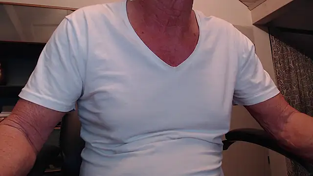 Snapshot of munichrubber chatting on 21, 12, 2024 munichrubber online show from 21, 12, 2024