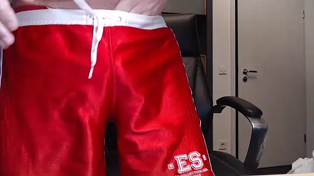 Snapshot of munichrubber chatting on 26, 12, 2024 munichrubber online show from 26, 12, 2024