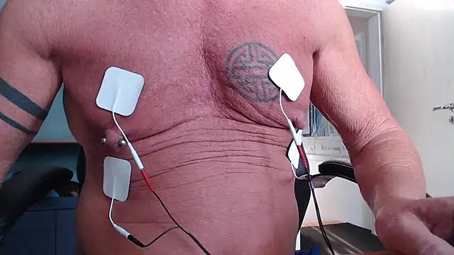 Snapshot of munichrubber chatting on 1, 1, 2025 munichrubber online show from 1, 1, 2025