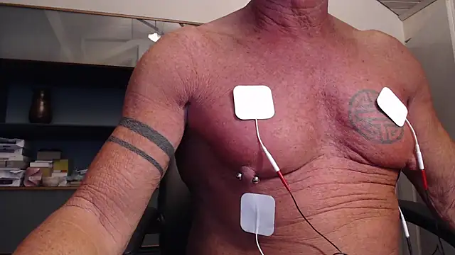 Snapshot of munichrubber chatting on 26, 9, 2025 munichrubber online show from 26, 9, 2025