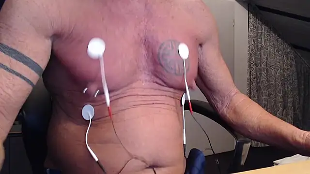 Snapshot of munichrubber chatting on 27, 10, 2025 munichrubber online show from 27, 10, 2025