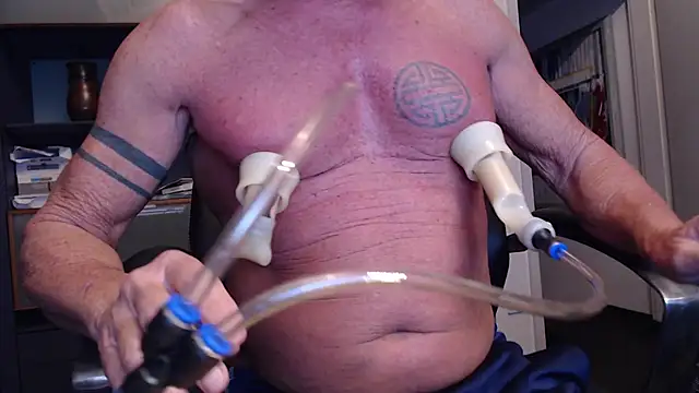 Snapshot of munichrubber chatting on 10, 11, 2025 munichrubber online show from 10, 11, 2025