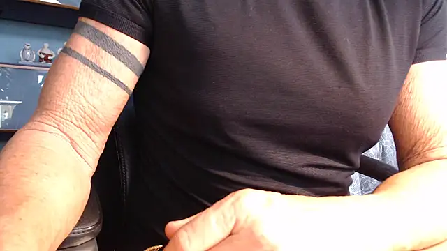 Snapshot of munichrubber chatting on 17, 11, 2025 munichrubber online show from 17, 11, 2025