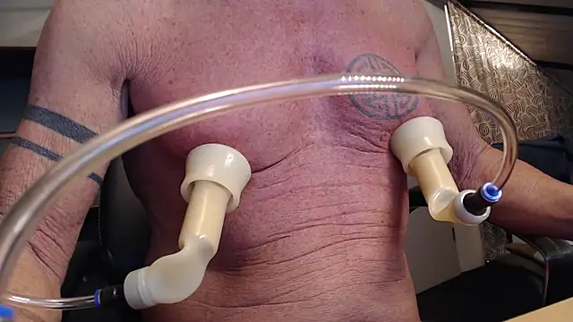 Snapshot of munichrubber chatting on 24, 11, 2025 munichrubber online show from 24, 11, 2025