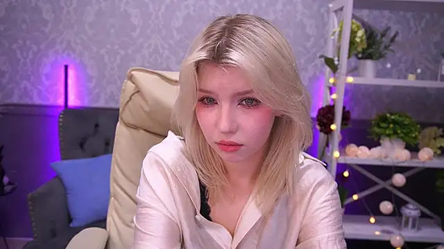 SelenaIris online show from 7, 3, 2025