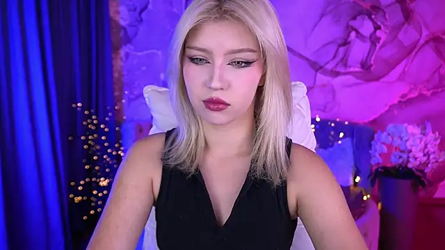 SelenaIris online show from 18, 9, 2025