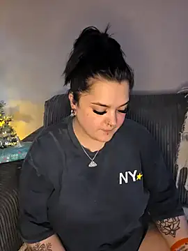 Saucy-Serenity online show from 27, 11, 2025