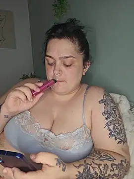 Snapshot of Saucy-Serenity chatting on 24, 6, 2026 Saucy-Serenity online show from 24, 6, 2026