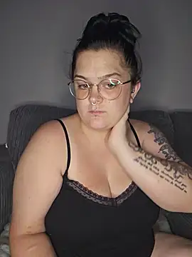 Snapshot of Saucy-Serenity chatting on 12, 7, 2026 Saucy-Serenity online show from 12, 7, 2026