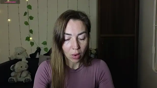 Snapshot of Kiss_julli88I chatting on 13, 3, 2025 Kiss julli88I online show from 13, 3, 2025