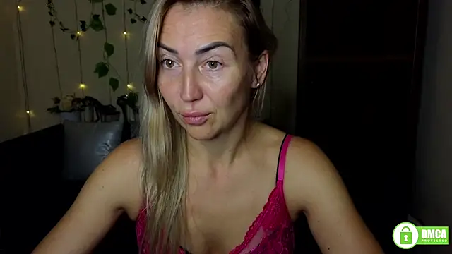 Snapshot of Kiss_julli88I chatting on 19, 9, 2025 Kiss julli88I online show from 19, 9, 2025