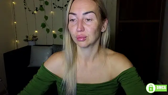 Snapshot of Kiss_julli88I chatting on 27, 9, 2025 Kiss julli88I online show from 27, 9, 2025