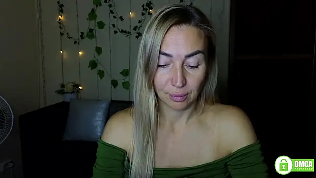 Snapshot of Kiss_julli88I chatting on 3, 10, 2025 Kiss julli88I online show from 3, 10, 2025