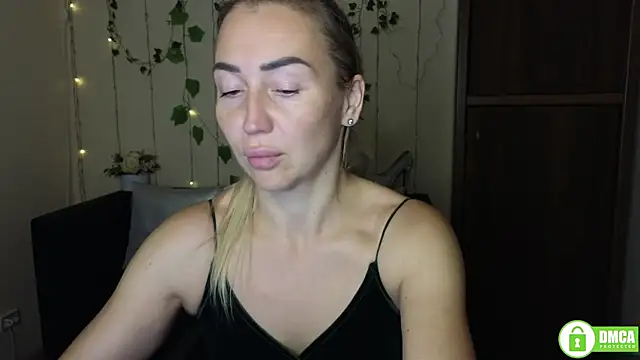 Snapshot of Kiss_julli88I chatting on 11, 10, 2025 Kiss julli88I online show from 11, 10, 2025