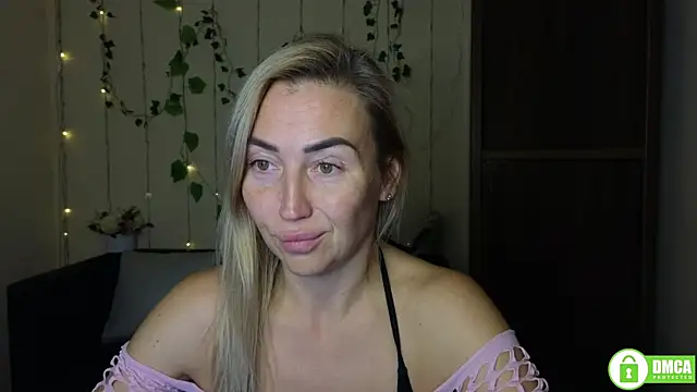 Snapshot of Kiss_julli88I chatting on 23, 10, 2025 Kiss julli88I online show from 23, 10, 2025