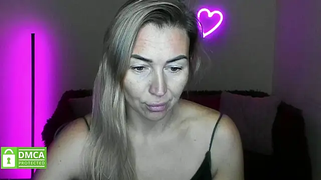 Snapshot of Kiss_julli88I chatting on 15, 11, 2025 Kiss julli88I online show from 15, 11, 2025