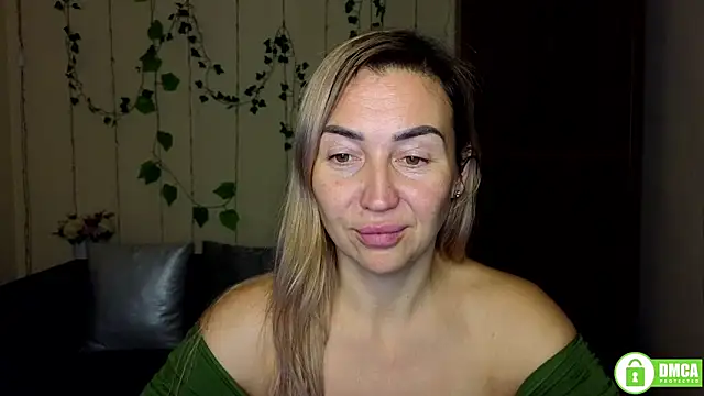 Snapshot of Kiss_julli88I chatting on 2, 12, 2025 Kiss julli88I online show from 2, 12, 2025